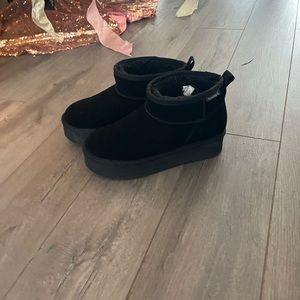 BEARPAW Platform Shorty Boots